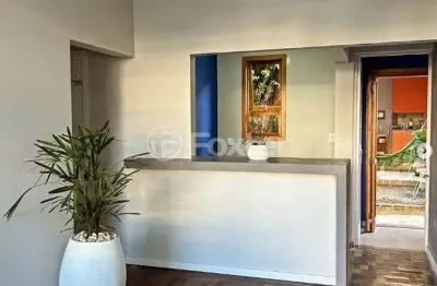Apartamento com 2 quartos à venda na rua itacolomi, 25, passo da areia, porto alegre, 51 m2 por r$ 300.000