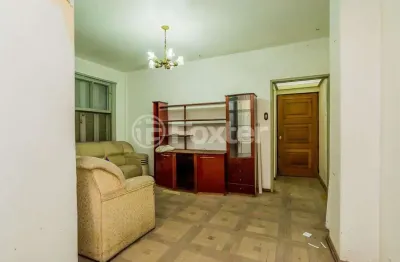Apartamento com 2 quartos à venda na rua general vitorino, 300, centro histórico, porto alegre, 66 m2 por r$ 300.000