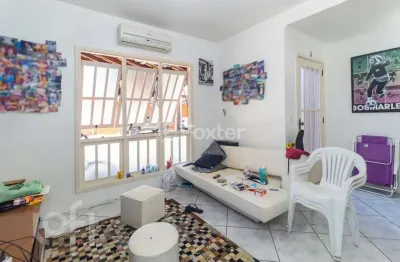Casa em condomínio fechado com 3 quartos à venda na rua sepé tiaraju, 1500, medianeira, porto alegre, 140 m2 por r$ 457.000