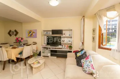 Casa em condomínio fechado com 3 quartos à venda na rua curupaiti, 260, cristal, porto alegre, 208 m2 por r$ 777.000