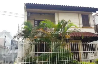 Casa com 5 quartos à venda na rua barão de cerro largo, 56, menino deus, porto alegre, 330 m2 por r$ 1.590.000