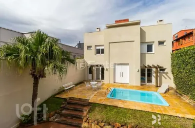 Casa com 5 quartos à venda na rua araruama, 785, vila jardim, porto alegre, 380 m2 por r$ 2.890.000