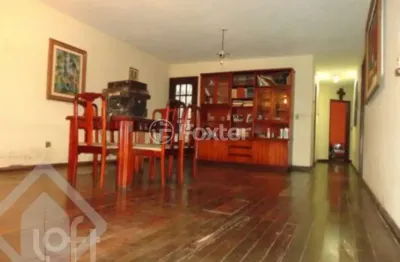 Casa com 5 quartos à venda na rua chile, 853, jardim botânico, porto alegre, 221 m2 por r$ 1.200.000