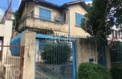 Casa com 3 quartos à venda na rua vítor hugo, 278, petrópolis, porto alegre, 240 m2 por r$ 1.200.000