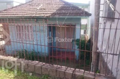 Casa com 3 quartos à venda na travessa viamão, 202, medianeira, porto alegre, 100 m2 por r$ 318.000