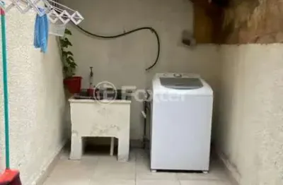 Apartamento com 3 quartos à venda na rua eurico lara, 95, medianeira, porto alegre, 75 m2 por r$ 320.000