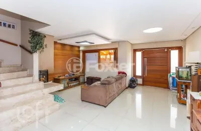 Casa com 3 quartos à venda na Rua Carlos Maximiliano Fayet, 339, Hípica, Porto Alegre, 230 m2 por R$ 980.000