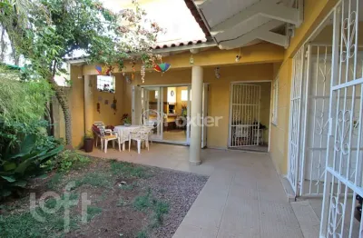 Casa com 4 quartos à venda na rua itaboraí, 1009, jardim botânico, porto alegre, 355 m2 por r$ 2.800.000