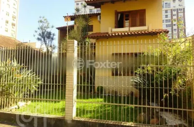 Casa com 3 quartos à venda na rua azevedo sodré, 335, passo da areia, porto alegre, 330 m2 por r$ 1.300.000