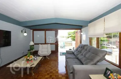 Casa com 3 quartos à venda na rua veronese, 297, são sebastião, porto alegre, 214 m2 por r$ 990.000