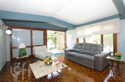 Casa com 3 quartos à venda na rua veronese, 297, são sebastião, porto alegre, 214 m2 por r$ 990.000