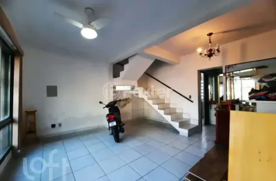 Casa com 3 quartos à venda na rua surupá, 92, jardim botânico, porto alegre, 130 m2 por r$ 950.000