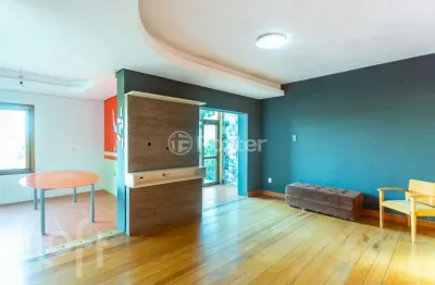 Casa com 4 quartos à venda na rua goitacaz, 349, vila assunção, porto alegre, 380 m2 por r$ 1.300.000