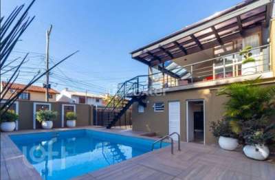 Casa com 4 quartos à venda na rua criciúma, 115, guarujá, porto alegre, 288 m2 por r$ 1.500.000