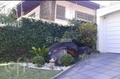 Casa com 3 quartos à venda na rua felipe becker, 391, três figueiras, porto alegre, 510 m2 por r$ 2.130.000