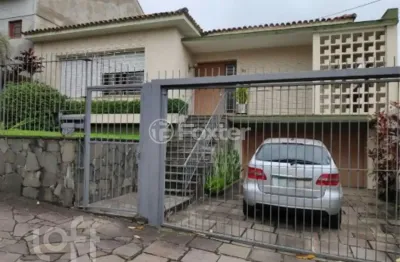 Casa com 3 quartos à venda na rua matias josé bins, 753, três figueiras, porto alegre, 460 m2 por r$ 1.700.000