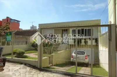 Casa com 4 quartos à venda na rua euclides da cunha, 292, rio branco, caxias do sul, 420 m2 por r$ 1.200.000