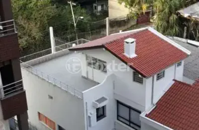Casa com 3 quartos à venda na rua barão de cerro largo, 645, menino deus, porto alegre, 299 m2 por r$ 990.000