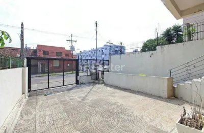 Casa com 3 quartos à venda na rua professor carvalho freitas, 535, teresópolis, porto alegre, 150 m2 por r$ 798.500