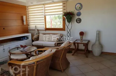 Casa com 3 quartos à venda na rua fonseca guimarães, 125, medianeira, porto alegre, 298 m2 por r$ 900.000