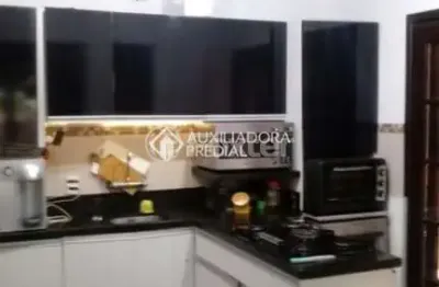Casa com 2 quartos à venda na rua dos guenoas, 891, guarujá, porto alegre, 130 m2 por r$ 680.000