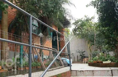 Casa com 3 quartos à venda na rua cuiabá, 308, medianeira, porto alegre, 140 m2 por r$ 395.000