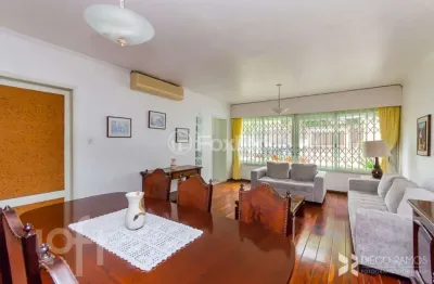 Casa com 4 quartos à venda na rua matias josé bins, 514, três figueiras, porto alegre, 442 m2 por r$ 1.586.000