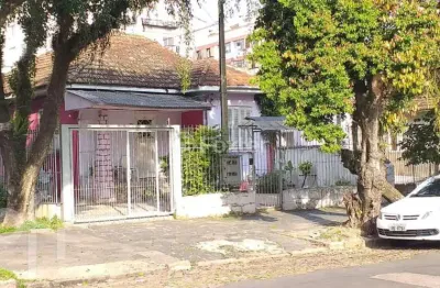 Casa com 2 quartos à venda na rua chile, 729, jardim botânico, porto alegre, 440 m2 por r$ 800.000