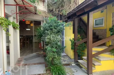 Casa com 4 quartos à venda na rua iete, 454, tristeza, porto alegre, 360 m2 por r$ 959.901
