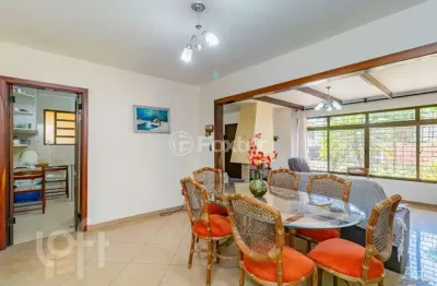 Casa com 3 quartos à venda na rua atlântida, 289, ipanema, porto alegre, 195 m2 por r$ 750.000