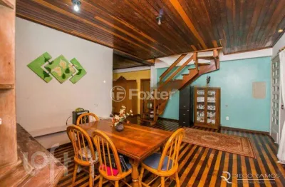 Casa com 6 quartos à venda na rua leme, 144, ipanema, porto alegre, 450 m2 por r$ 930.000