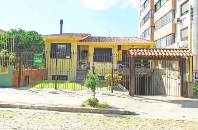Casa com 3 quartos à venda na rua congo, 320, vila ipiranga, porto alegre, 292 m2 por r$ 899.000