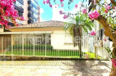 Casa com 5 quartos à venda na rua eça de queiroz, 889, petrópolis, porto alegre, 400 m2 por r$ 2.800.000