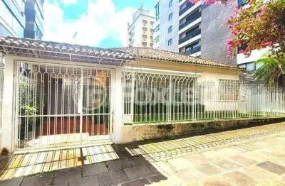 Casa com 5 quartos à venda na rua eça de queiroz, 889, petrópolis, porto alegre, 400 m2 por r$ 2.800.000