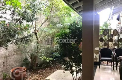 Casa em condomínio fechado com 4 quartos à venda na rua attílio bilibio, 120, jardim carvalho, porto alegre, 446 m2 por r$ 2.400.000
