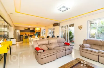 Casa em condomínio fechado com 4 quartos à venda na Rua Attílio Bilibio, 120, Jardim Carvalho, Porto Alegre, 446 m2 por R$ 2.590.000