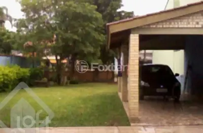 Casa com 2 quartos à venda na avenida guarujá, 155, guarujá, porto alegre, 160 m2 por r$ 405.000
