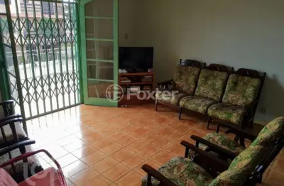 Casa com 2 quartos à venda na rua padre joão batista reus, 3081, camaquã, porto alegre, 146 m2 por r$ 600.000