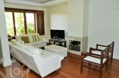 Casa com 3 quartos à venda na rua darcy fagundes, 45, espírito santo, porto alegre, 180 m2 por r$ 800.000