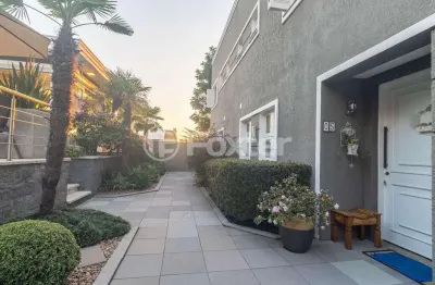 Casa em condomínio fechado com 3 quartos à venda na rua araruama, 660, chácara das pedras, porto alegre, 357 m2 por r$ 2.950.000