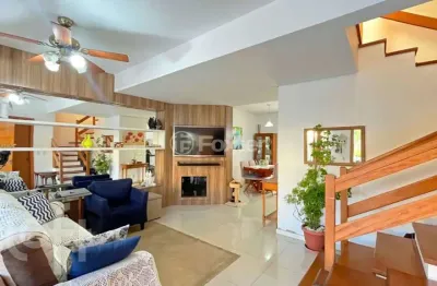 Casa com 3 quartos à venda na rua alexandre de gusmão, 189, hípica, porto alegre, 134 m2 por r$ 690.000