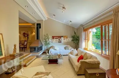 Casa com 4 quartos à venda na rua moema, 547, chácara das pedras, porto alegre, 313 m2 por r$ 2.177.000