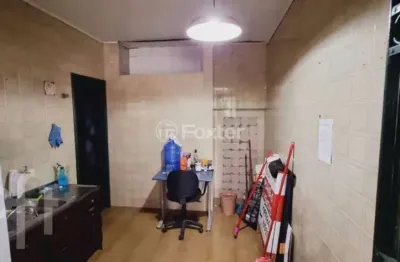 Casa com 4 quartos à venda na rua eça de queiroz, 999, petrópolis, porto alegre, 220 m2 por r$ 1.300.000