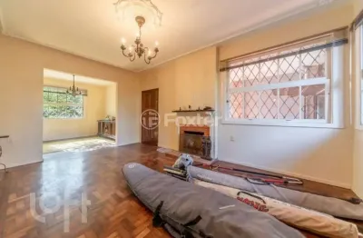 Casa com 4 quartos à venda na rua guaraum, 112, vila assunção, porto alegre, 257 m2 por r$ 1.050.000