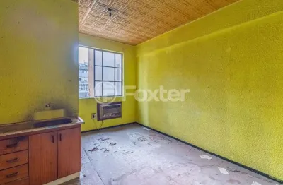 Sala comercial com 1 sala à venda na rua vigário josé inácio, 371, centro histórico, porto alegre, 21 m2 por r$ 59.800