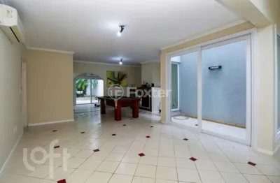 Casa com 3 quartos à venda na rua walter kaufmann, 580, jardim itu sabará, porto alegre, 307 m2 por r$ 1.757.500