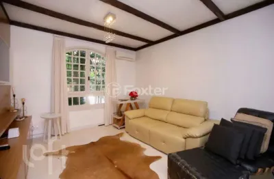 Casa em condomínio fechado com 3 quartos à venda na avenida cai, 303, cristal, porto alegre, 194 m2 por r$ 769.000