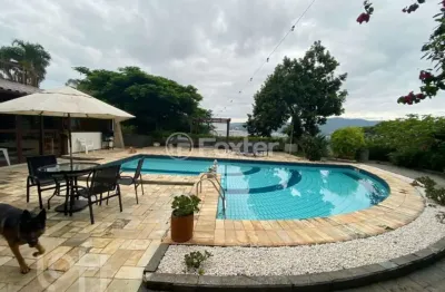 Casa com 7 quartos à venda na rua doutor percy joão de borba, 454, trindade, florianópolis, 411 m2 por r$ 2.499.000