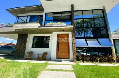 Casa em condomínio fechado com 3 quartos à venda na rua do gramal, 1491, campeche, florianópolis, 275 m2 por r$ 3.900.000