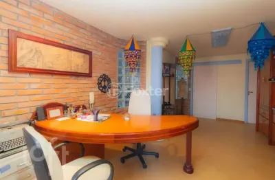 Casa com 3 quartos à venda na rua araponga, 306, chácara das pedras, porto alegre, 360 m2 por r$ 1.575.000